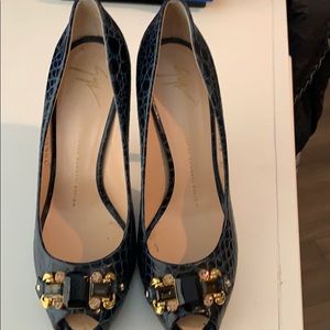 Giuseppe Zanotti Peep toe pump